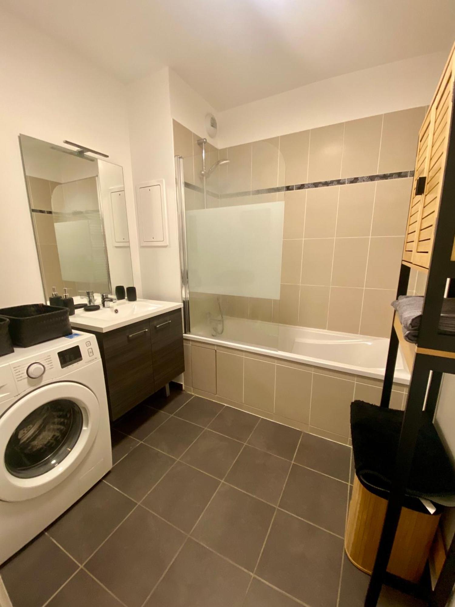 Loft Industriel A Cote De La Defense Lejlighed Nanterre Eksteriør billede
